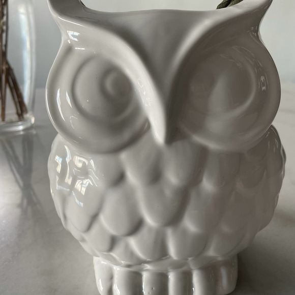 Owl Ceramic Vase in White - Picture 3 of 11